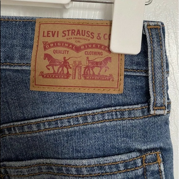 Levi’s Wedgie Jeans - Picture 4 of 6